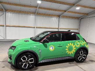 Renault 5 52kWh 110kW Comfort Range Techno picture 9