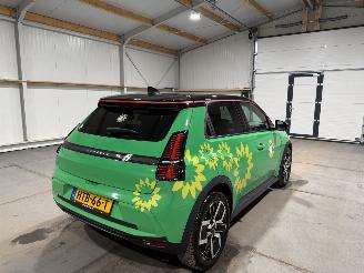 Renault 5 52kWh 110kW Comfort Range Techno picture 6