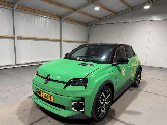 Renault 5 52kWh 110kW Comfort Range Techno picture 10