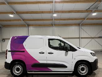 Vaurioauto  commercial vehicles Peugeot Partner 50kWh L1 100kW Automaat 2025/4