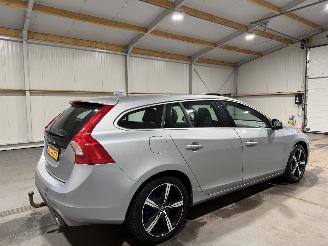 Volvo V-60 2.4D6 162kW Automaat Twin Engine R-Design picture 5