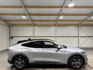 Unfallwagen Ford Mustang Mach-e 75kWh 190kW RWD 2021/7