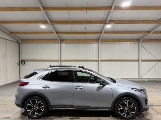 Vaurioauto  passenger cars Kia Xceed 1.0T-GDi 88kW Black Edition Panoramadak 2022/4