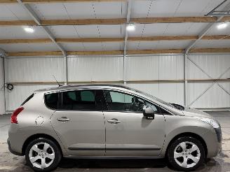 Vaurioauto  passenger cars Peugeot 3008 1.6THP 115kW Panoramadak ST 2011/2
