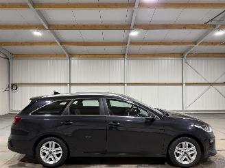 damaged passenger cars Kia Ceed 1.6CRDi 85kW Clima Camera Dynamicline 2019/7