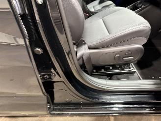 Hyundai Kona 65.4kWh 160kW Premium picture 24