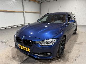 BMW 3-serie 320i 135kW Automaat Luxury Edition picture 10