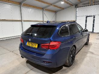 BMW 3-serie 320i 135kW Automaat Luxury Edition picture 6
