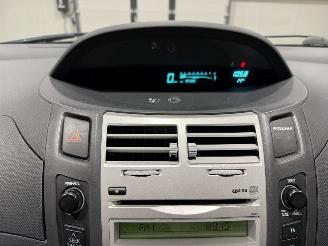 Toyota Yaris 1.0VVTi 51kW Airco Terra picture 32