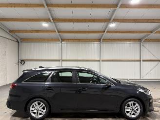 Unfallwagen Kia Ceed 1.6CRDi 85kW Clima Camera Dynamicline 2019/7