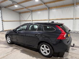 Volvo V-60 1.6T3 110kW Airco Ocean Race picture 11