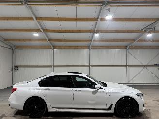 Avarii autoturisme BMW 7-serie 740i 240kW Automaat Schuifkantel High Executive Luchtvering 2018/12