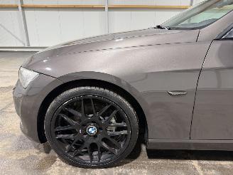 BMW 3-serie 320i 125kW Airco Executive picture 14