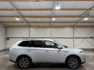 Coche accidentado Mitsubishi Outlander 2.0 89kW PHEV LPG Executive Edition X-Line 2015/1