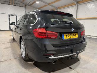 BMW 3-serie 318i 100kW Automaat Luxury Edition picture 14