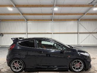Schadeauto Ford Fiesta ST2  1.6T 134kW 2014/2