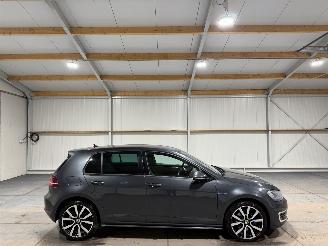 Damaged car Volkswagen Golf GTE 1.4TSI 110kW Automaat Leder Clima 2015/7