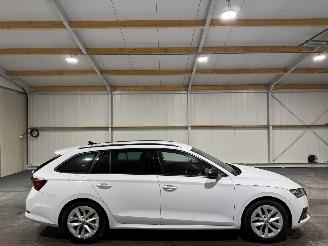 uszkodzony samochody osobowe Skoda Octavia 1.5 e-TSI 110kW Automaat Sport Business 2022/2