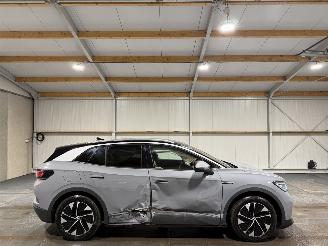 damaged passenger cars Volkswagen ID.4 77kWh 150kW First MAX 2021/8