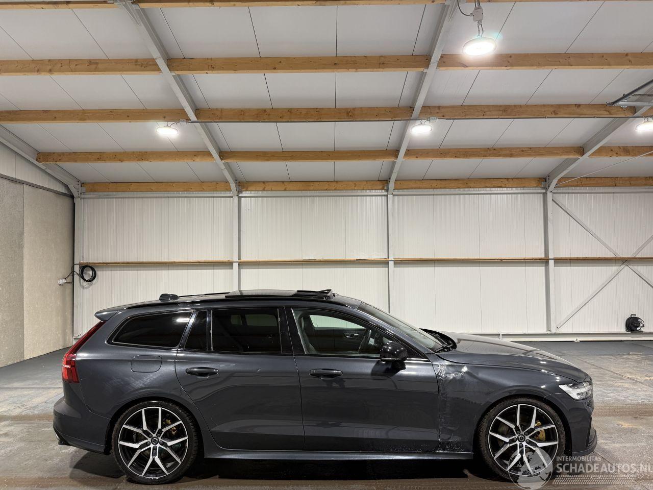 Volvo V-60 2.0T5 184kW Aut Polestar Momentum PRO Panorama