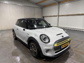 Mini Electric 33kWh 135kW Charged picture 4