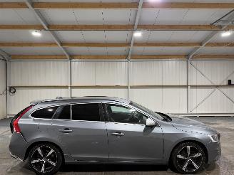 skadebil auto Volvo V-60 2.0D4 140kW Automaat SUMMUM 2017/2