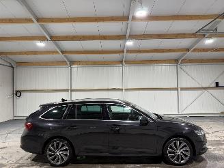 Vaurioauto  passenger cars Skoda Octavia 1.5TSI 110kW First Edition 2020/4