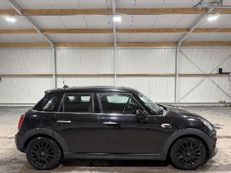 Schadeauto Mini Cooper 1.5 100kW Clima Stoelverwarming Chili 2019/3