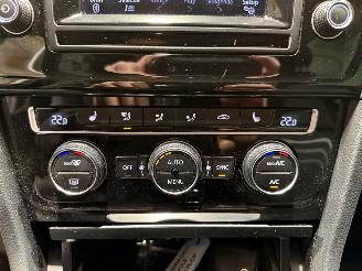 Volkswagen Golf 1.4TSI 110kW ACT Business Edition R Pano picture 21