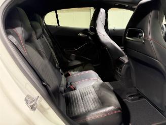 Mercedes GLA 180 90kW Automaat Pano Business  Solution picture 17