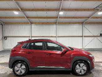 Schadeauto Hyundai Kona 64kWh 150kW Automaat Comfort 2020/12