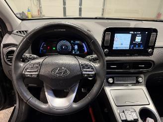 Hyundai Kona 64kWh 150kW Premium picture 32