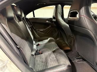 Mercedes Cla-klasse 180 90kW Automaat Ambition Pano picture 32