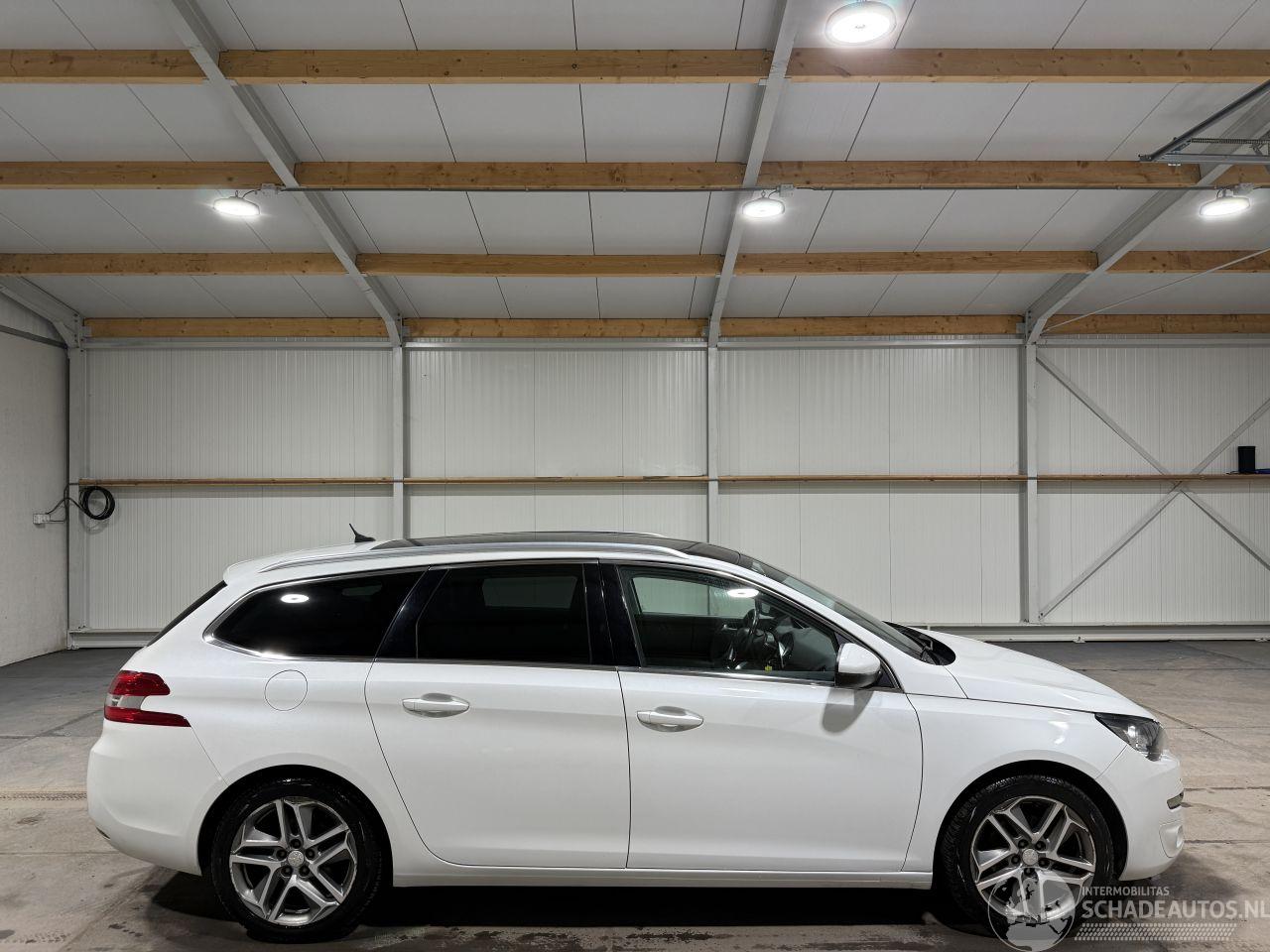 Peugeot 308 1.6BlueHDI 88kW Lease Executive Pack Pano