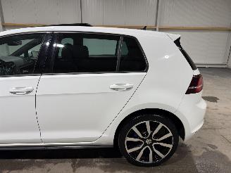 Volkswagen Golf 1.4TSI GTE 110kW Automaat Pano Connected Series picture 13