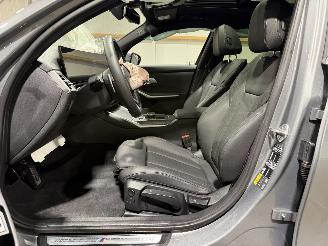 BMW 3-serie 330e 135kW Automaat Pano picture 31