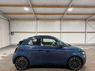 Damaged car Fiat 500C Cabrio 42kWh 87kW Automaat La Prima 2020/11