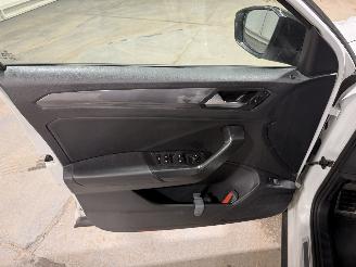 Volkswagen T-Roc 1.5TSI 110kW Automaat Sport R Panoramadak picture 36