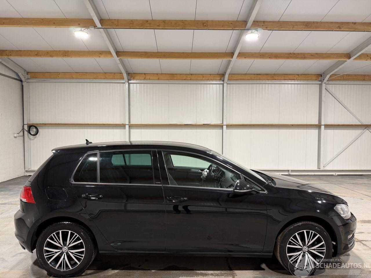 Volkswagen Golf 1.4TSI 92kW Connected Series