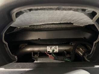 BMW 3-serie 318i 100kW Automaat Luxury Edition picture 14