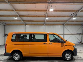 damaged passenger cars Volkswagen Transporter 2.0TDI 75kW L2H1  9-Persoons Comfortline 2017/9