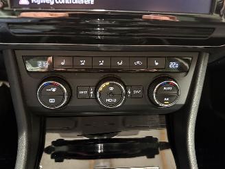 Skoda Superb 1.6TDI 88kW Automaat Style Business picture 19