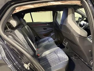 Volkswagen Golf 1.5 eTSI 110kW Automaat R-Line Pano picture 39