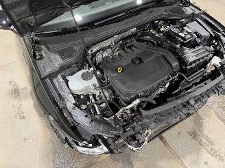 Volkswagen Golf 1.5 eTSI 110kW Automaat R-Line Pano picture 25