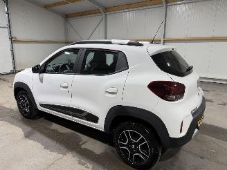 Dacia Spring 27kWh 33kW Comfort Plus Orange Pack picture 11