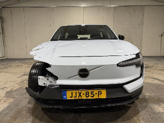 Volvo EX30 69kWh 200kW Single Motor Extended Range Plus picture 23