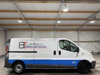 uszkodzony samochody ciężarowe Opel Vivaro 2.0CDTI 84kW L2H1 2011/2