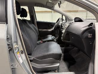 Toyota Yaris 1.3VVTi 64kW Automaat Airco Sol MMT picture 34