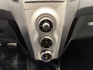 Toyota Yaris 1.3VVTi 64kW Automaat Airco Sol MMT picture 30