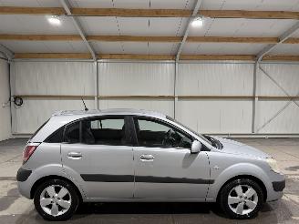 Vaurioauto  passenger cars Kia Rio 1.4 71kW Airco X-Tra 2007/8